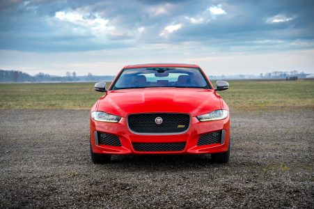 La edición limitada "300 Sport" aterriza en los Jaguar XE, XF y XF Sportbrake