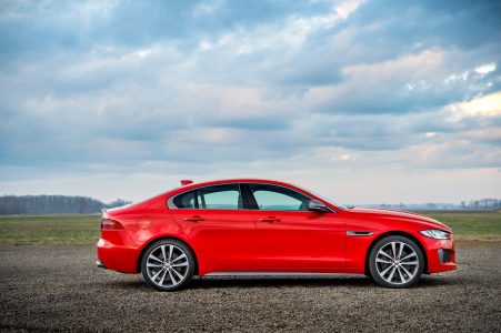 La edición limitada "300 Sport" aterriza en los Jaguar XE, XF y XF Sportbrake