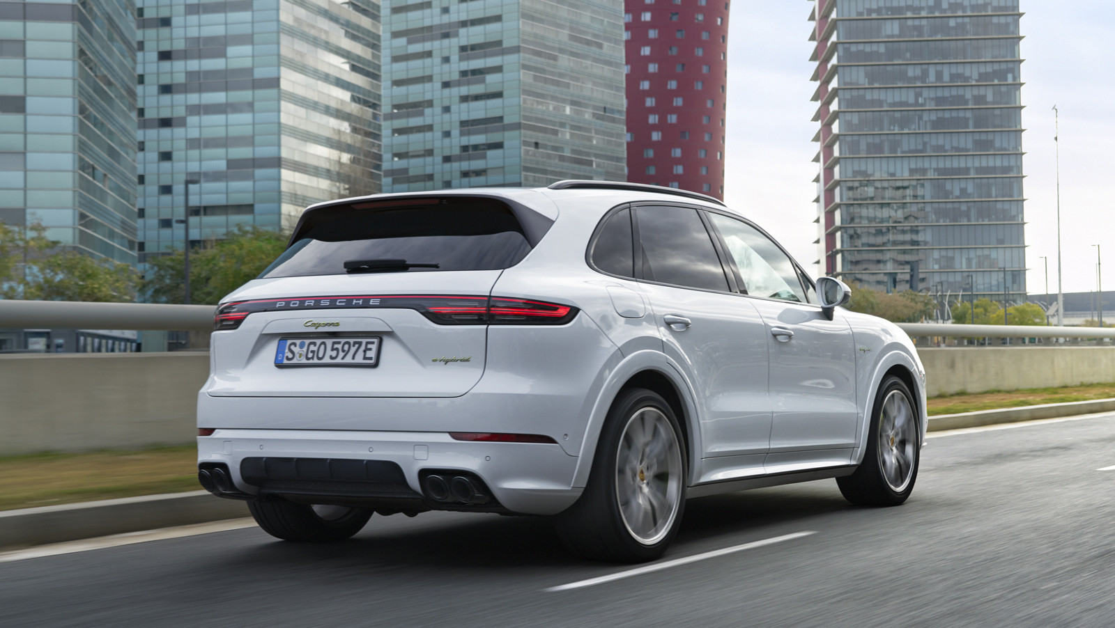 Porsche Cayenne E-Hybrid 2018: ¿Quién necesita diésel con sus 462 CV?