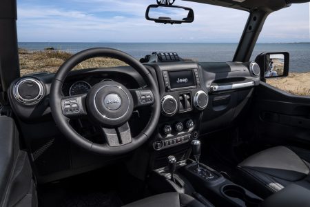 Así es el Jeep Wrangler modificado con los que patrulla la policía italiana en la playa