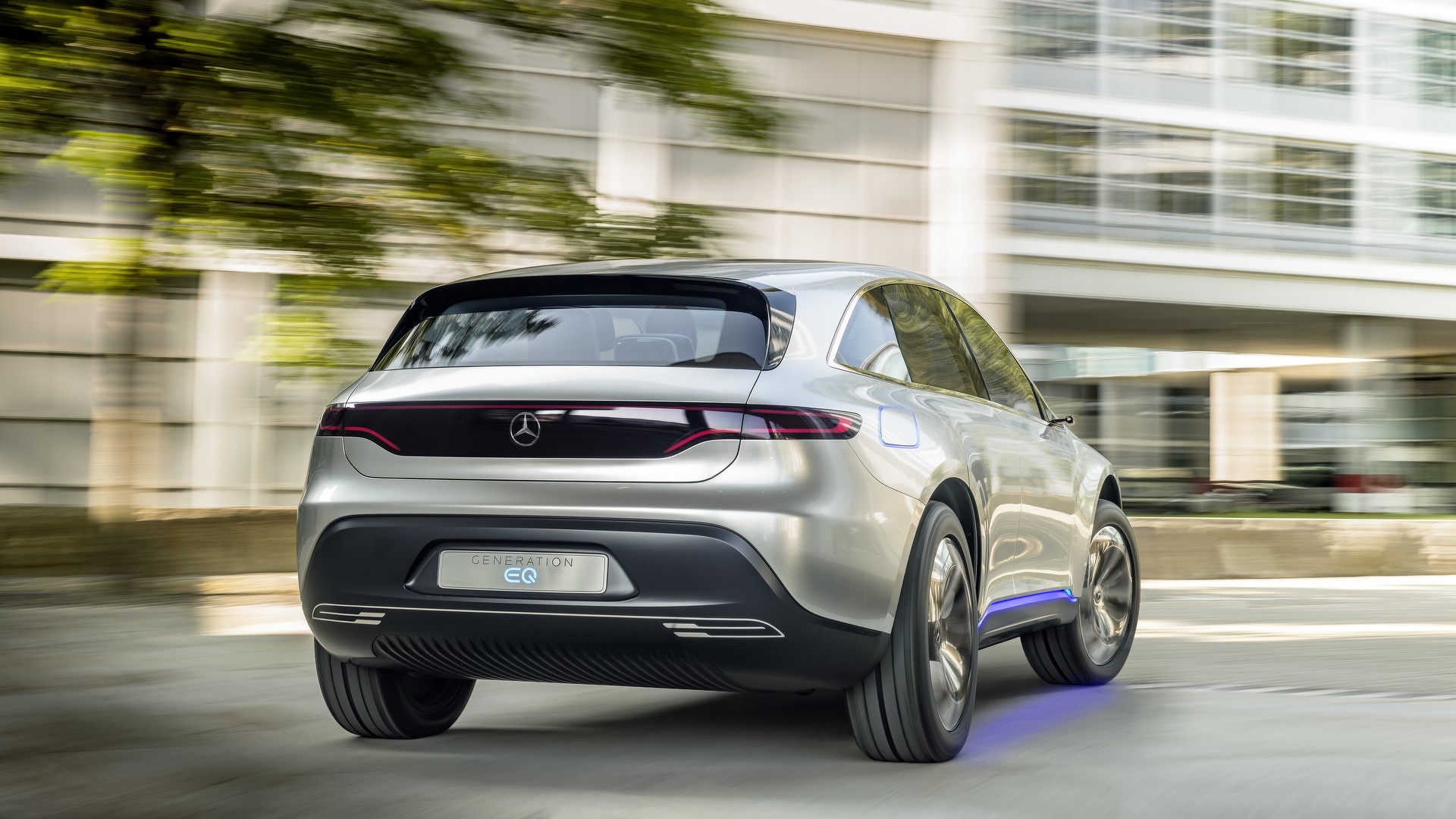 El Mercedes EQ C apunta alto: eléctrico, dinámico, y en el mercado antes de las navidades