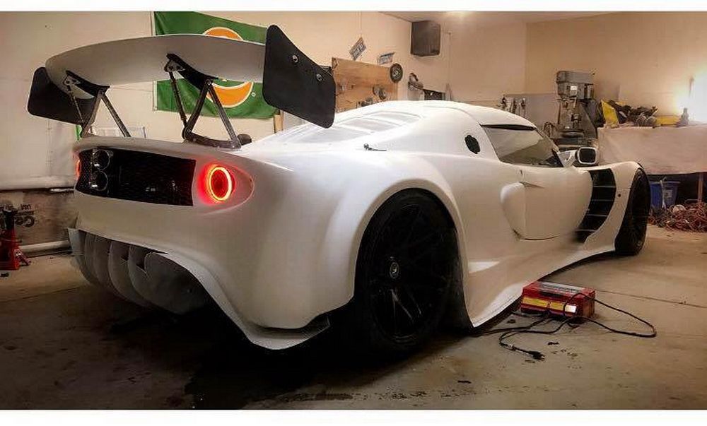 ¿Un Lotus Elise con el motor V10 del BMW M5? Alguien lo ha llevado a cabo