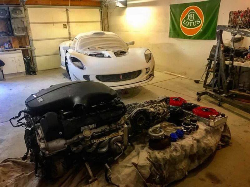 ¿Un Lotus Elise con el motor V10 del BMW M5? Alguien lo ha llevado a cabo