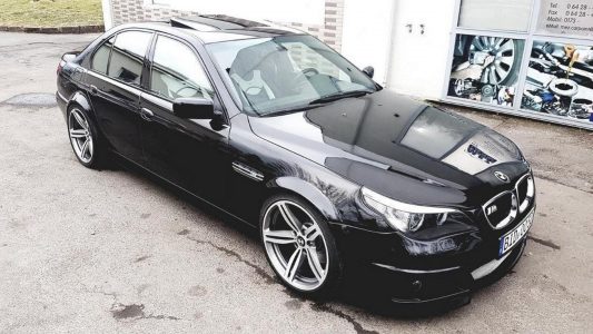 Alguien ha transformado estéticamente un BMW M5 E39 en un BMW M5 E60