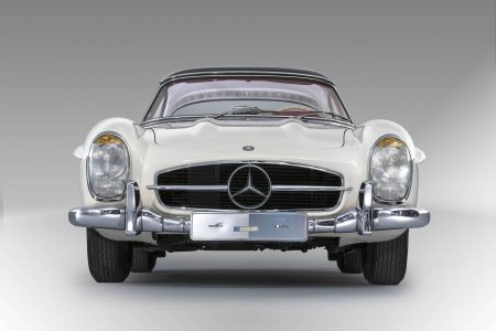 Un Mercedes-Benz 300SL Roadster con 1.372 km se ha subastado por 3,1 millones de euros