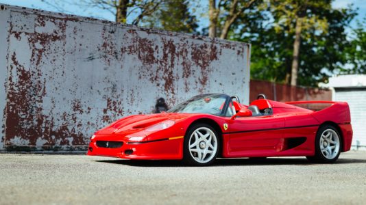 El primer Ferrari F50 fabricado ya puede ser tuyo
