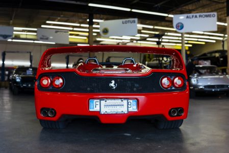 El primer Ferrari F50 fabricado ya puede ser tuyo