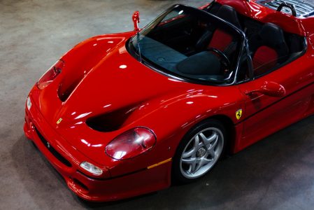 El primer Ferrari F50 fabricado ya puede ser tuyo