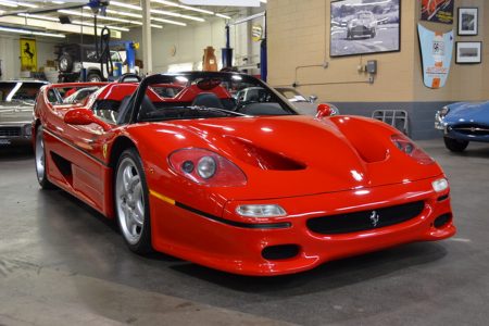 El primer Ferrari F50 fabricado ya puede ser tuyo