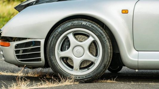 ¿Quieres un Porsche 959 Komfort? Hazte con uno accidentado en subasta