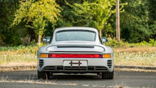 ¿Quieres un Porsche 959 Komfort? Hazte con uno accidentado en subasta