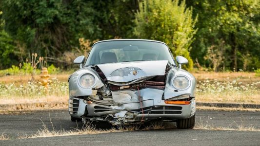 ¿Quieres un Porsche 959 Komfort? Hazte con uno accidentado en subasta