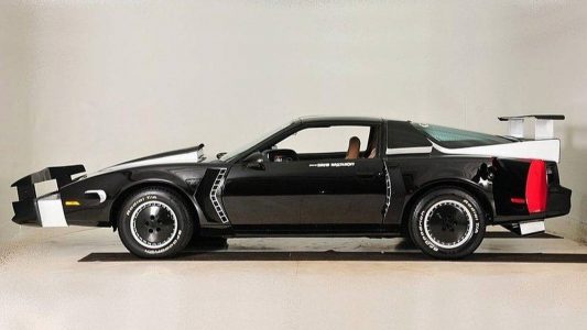 ¿Quieres una de las tres unidades de KITT (el coche fantástico)? Está a la venta