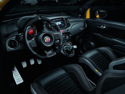 Abarth 595 2019: Ahora con escape Record Monza con válvula activa y cambios estéticos