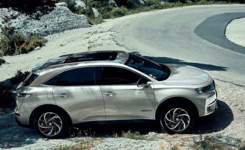 DS 7 Crossback E-TENSE 4x4: La versión híbrida enchufable con 50 km en modo eléctrico