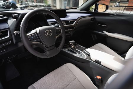 El crossover compacto Lexus UX 250h llegará en 2019 y arrancará en los 33.900 euros