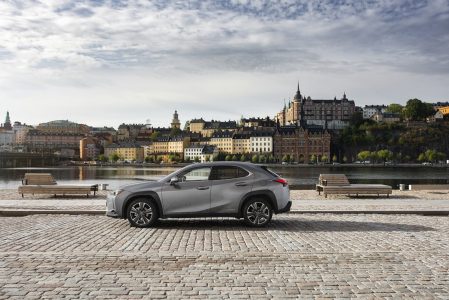 El crossover compacto Lexus UX 250h llegará en 2019 y arrancará en los 33.900 euros