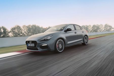 El Hyundai i30 Fastback N se hace oficial: Deportividad en un sedán con aires de coupé