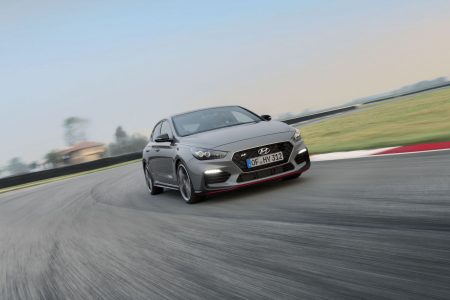 El Hyundai i30 Fastback N se hace oficial: Deportividad en un sedán con aires de coupé