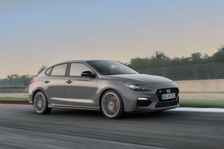 El Hyundai i30 Fastback N se hace oficial: Deportividad en un sedán con aires de coupé