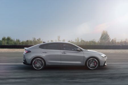 El Hyundai i30 Fastback N se hace oficial: Deportividad en un sedán con aires de coupé