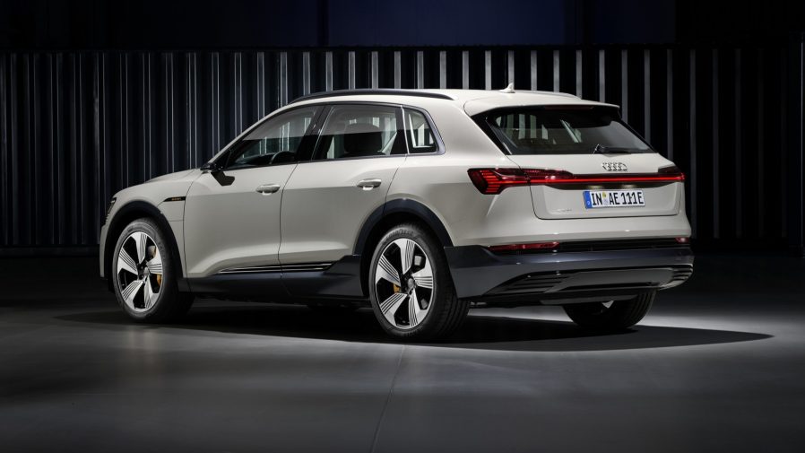 Oficial: Audi e-tron, eléctrico, potente y capaz de todo