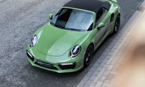 El Porsche 911 Turbo S de Edo Competition se pone un traje de color verde oliva