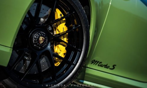 El Porsche 911 Turbo S de Edo Competition se pone un traje de color verde oliva