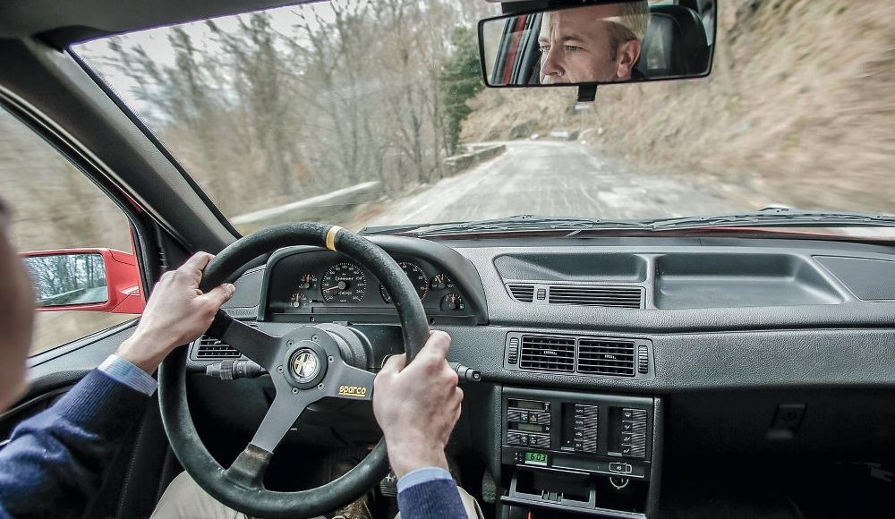 este-alfa-155-gta-stradale-de-1993-esta-a-la-venta-y-solo-hay-una-unidad-en-el-mundo-03