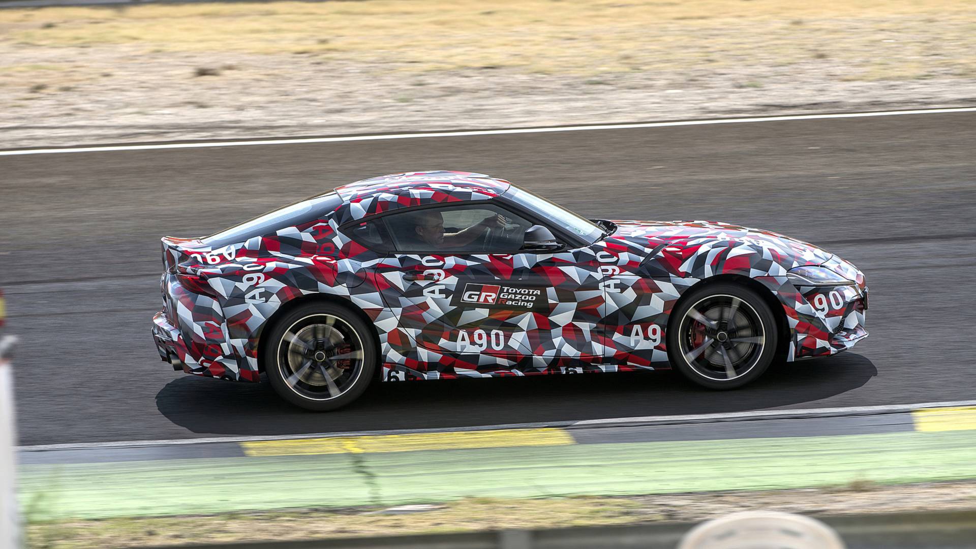 Oficial: el nuevo Toyota Supra debutará en enero