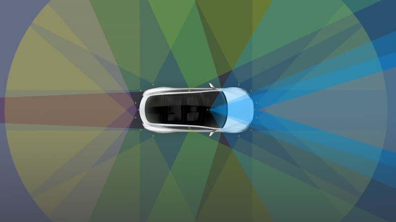 ¿Por qué Tesla ya no promociona en su web la conducción autónoma?