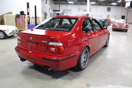 Sale a la venta un BMW M5 E39 con 14.000 km... al precio de un BMW M2