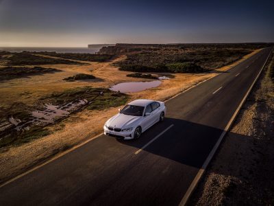 BMW 330e 2019: Hasta 60 kilómetros de autonomía en modo eléctrico