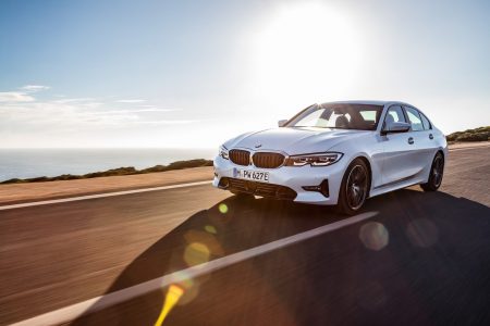 BMW 330e 2019: Hasta 60 kilómetros de autonomía en modo eléctrico