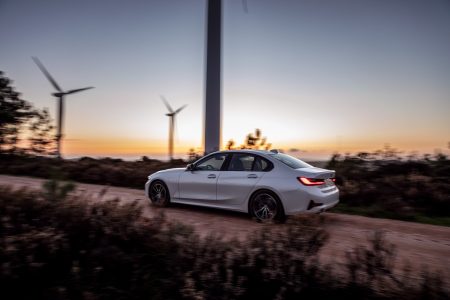 BMW 330e 2019: Hasta 60 kilómetros de autonomía en modo eléctrico