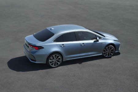 El Toyota Corolla Sedán 2019 llega a España: Sólo disponible con motor híbrido