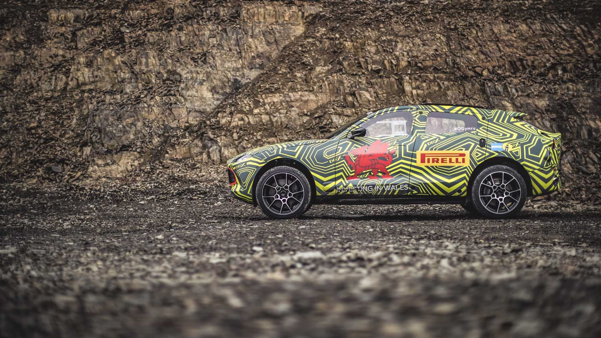 Oficial: Aston Martin DBX, anticipado en nuevas fotografías
