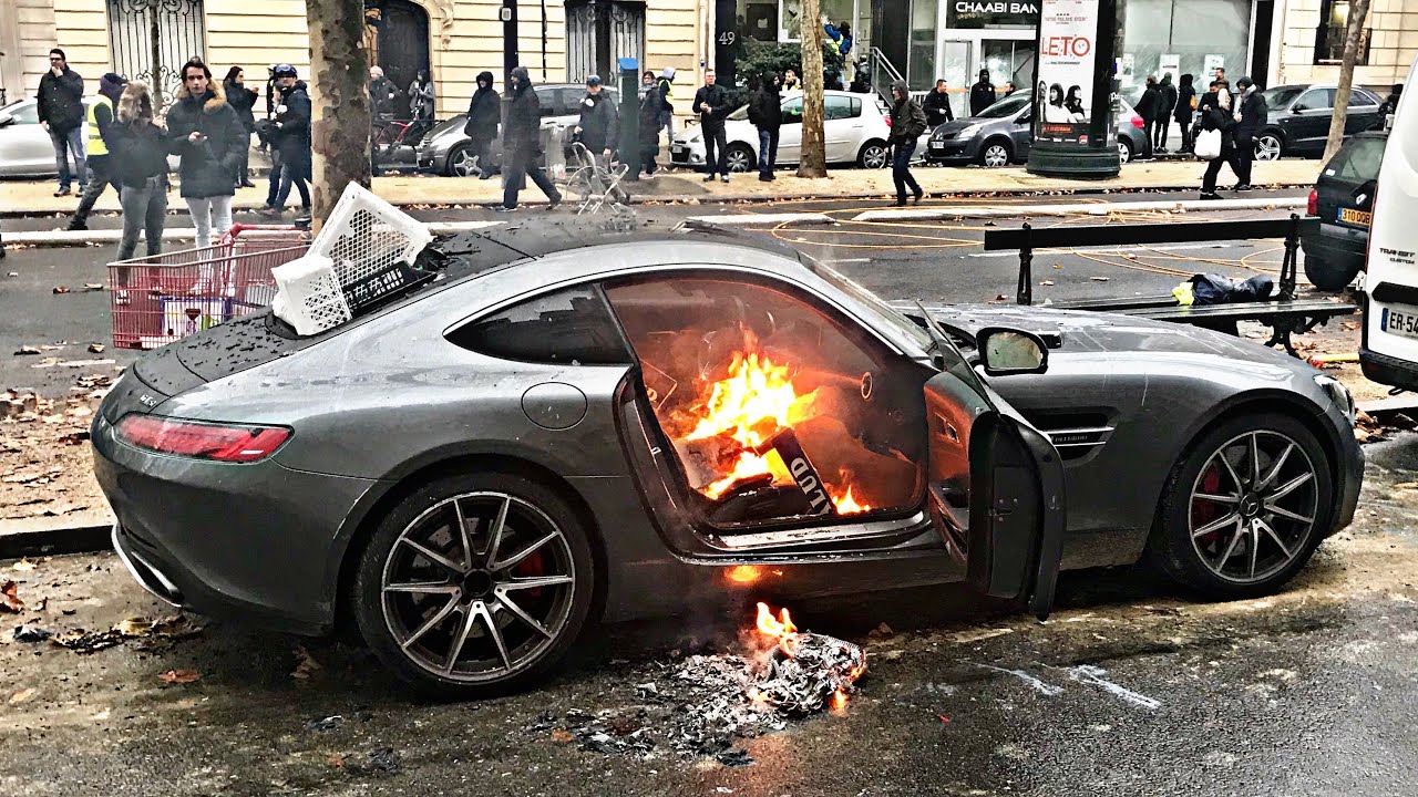 C'est Dramatique, Paris est en Feu