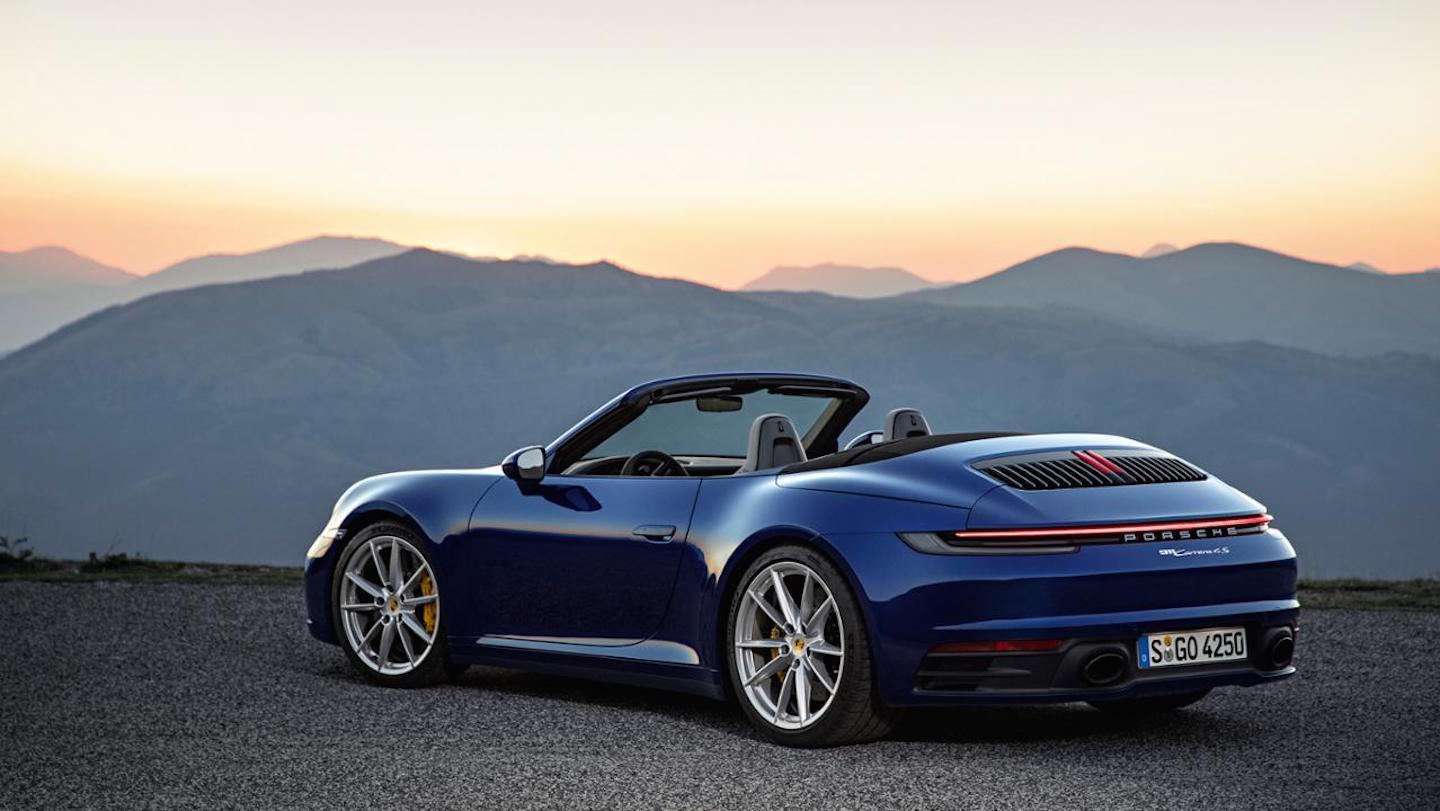 El Porsche 911 prescinde de su techo en el Porsche 911 Cabriolet 2019