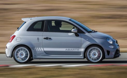 El Abarth 595 esseesse vuelve como el 595 más potente de la gama: 180 CV de potencia