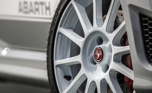 El Abarth 595 esseesse vuelve como el 595 más potente de la gama: 180 CV de potencia