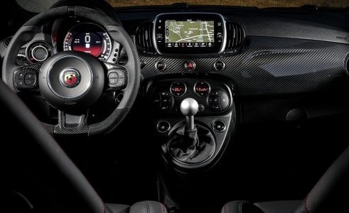 El Abarth 595 esseesse vuelve como el 595 más potente de la gama: 180 CV de potencia