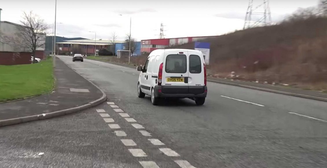 esta-renault-kangoo-si-que-mola-tiene-un-motor-de-megane-r-s-y-225-cv-04