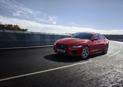 Jaguar XE 2019: Adiós a los motores V6