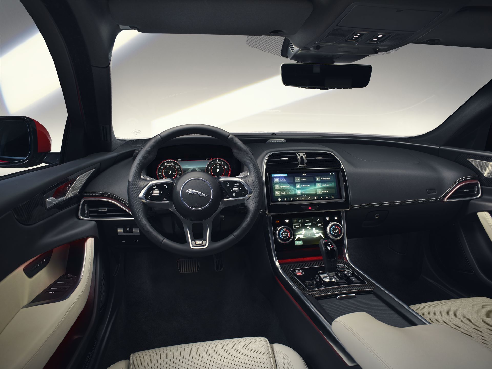 Jaguar XE 2019: Adiós a los motores V6