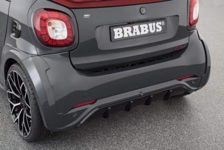 BRABUS Ultimate E Shadow Edition: O cómo enterrar 64.900 euros en un smart eléctrico