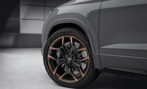 CUPRA Ateca Special Edition: Con escape Akrapovic y ración extra de fibra de carbono