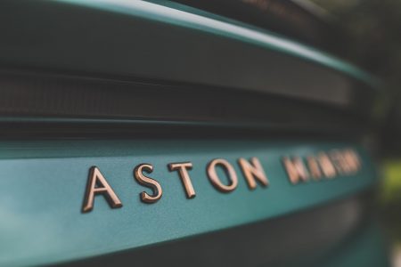 Así luce el primer Aston Martin DBS 59 salido de fábrica
