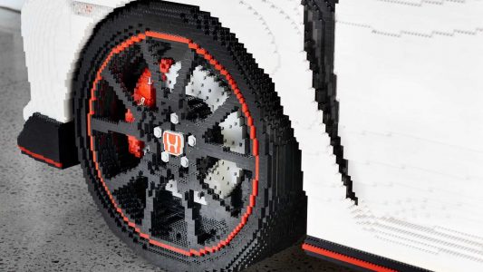 Vídeo: Este Honda Civic Type R de LEGO a escala real te dejará sin palabras