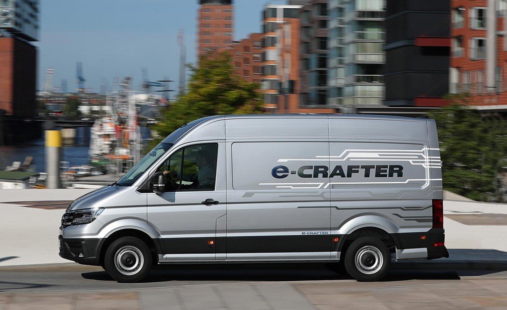 Ya disponible en España la Volkswagen e-Crafter eléctrica: 170 km de autonomía y un precio de 81.130 euros